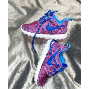 Toddler size 6c NIKE shoes!